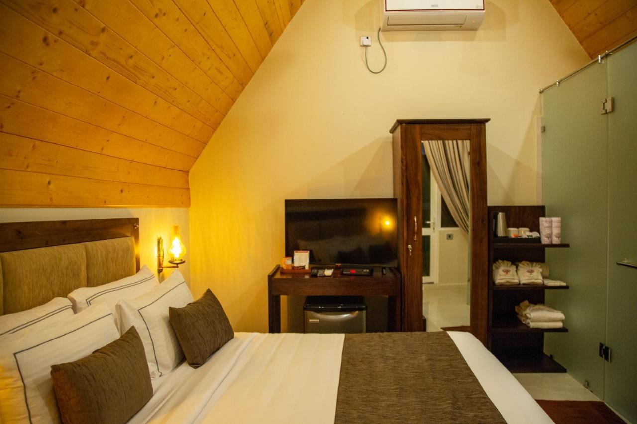 Royal Classic Resort Kandy Buitenkant foto