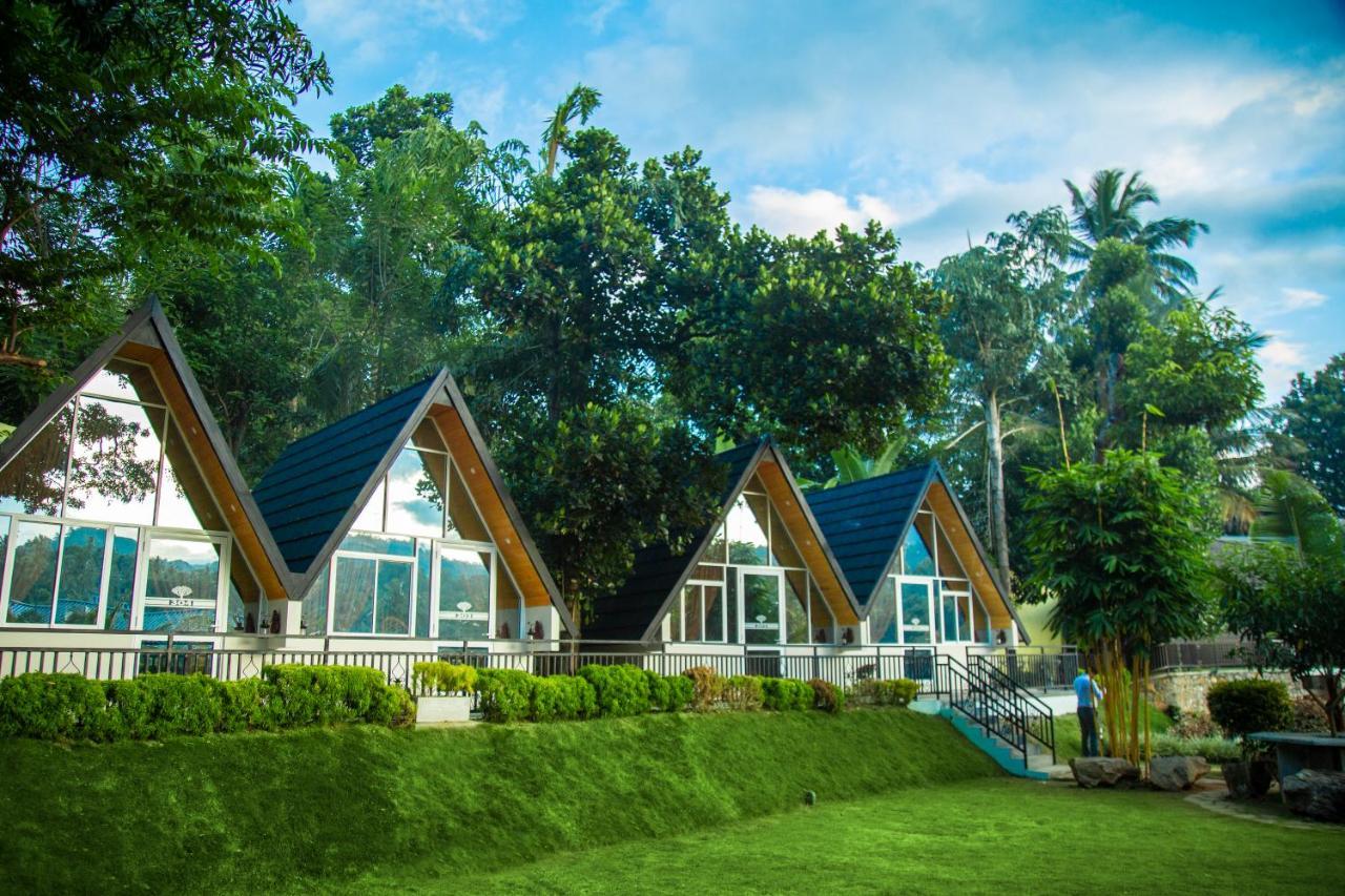Royal Classic Resort Kandy Buitenkant foto
