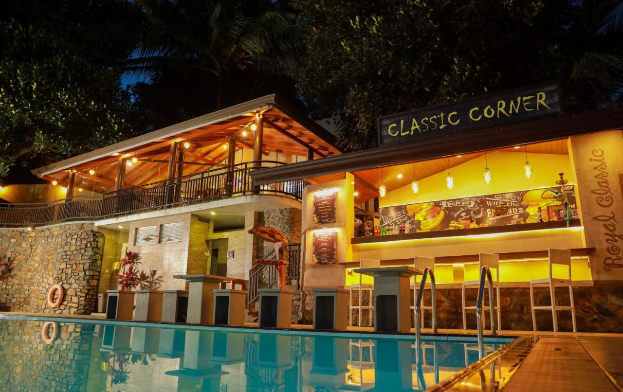 Royal Classic Resort Kandy Buitenkant foto