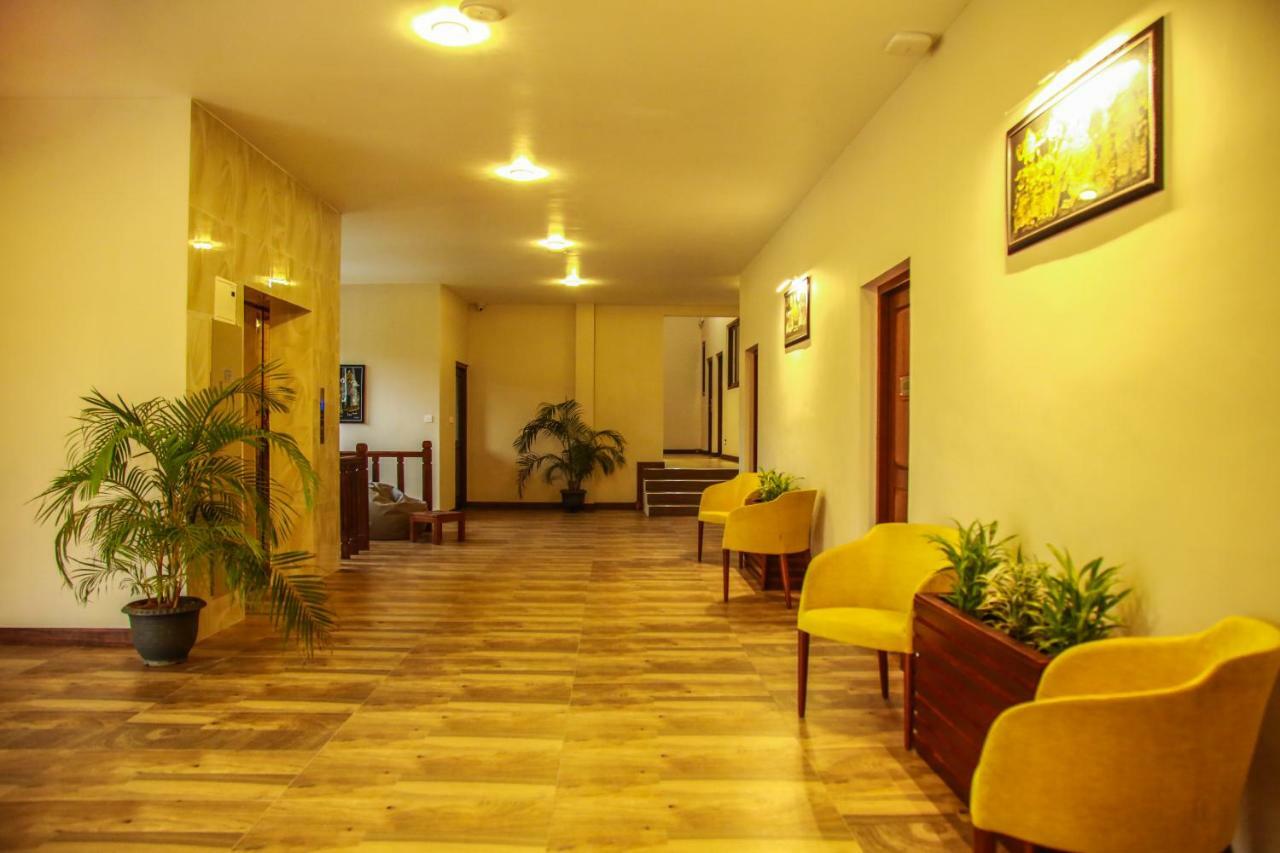 Royal Classic Resort Kandy Buitenkant foto